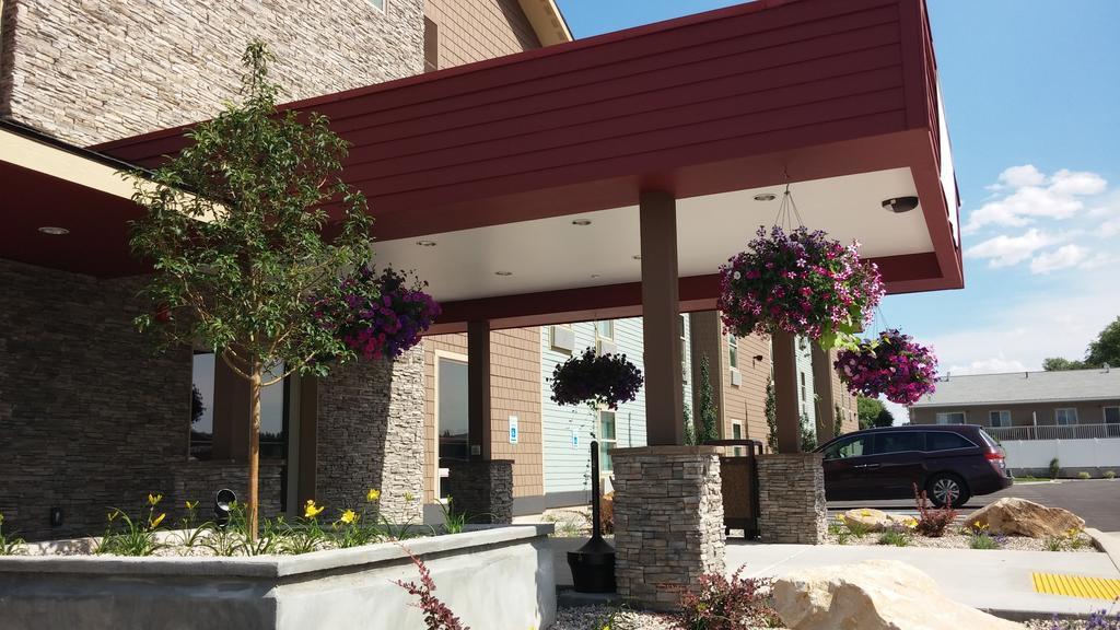 Ledgestone Hotel Vernal Exterior photo